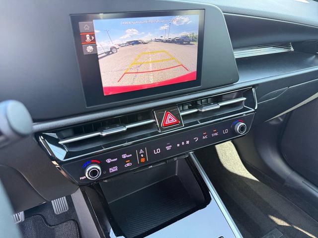 Used 2023 Kia Niro LX FWD image 14