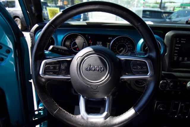 Used 2020 Jeep Wrangler Unlimited Sahara w/ Cold Weather Group AWD/4WD image 17