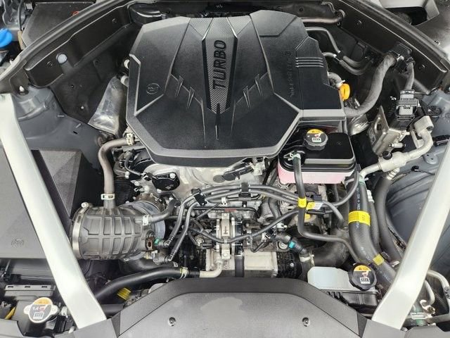 Used 2025 Genesis G70 2.5T image 32