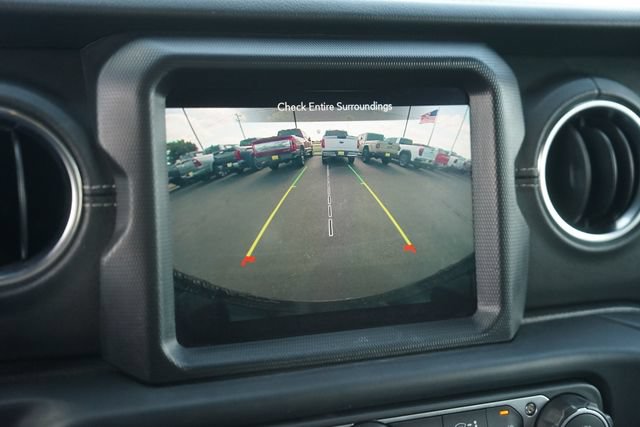 Used 2021 Jeep Wrangler Unlimited Sahara w/ Cold Weather Group AWD/4WD image 27