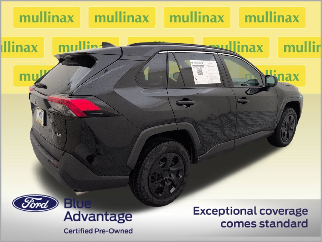 Used 2020 Toyota RAV4 LE FWD image 3