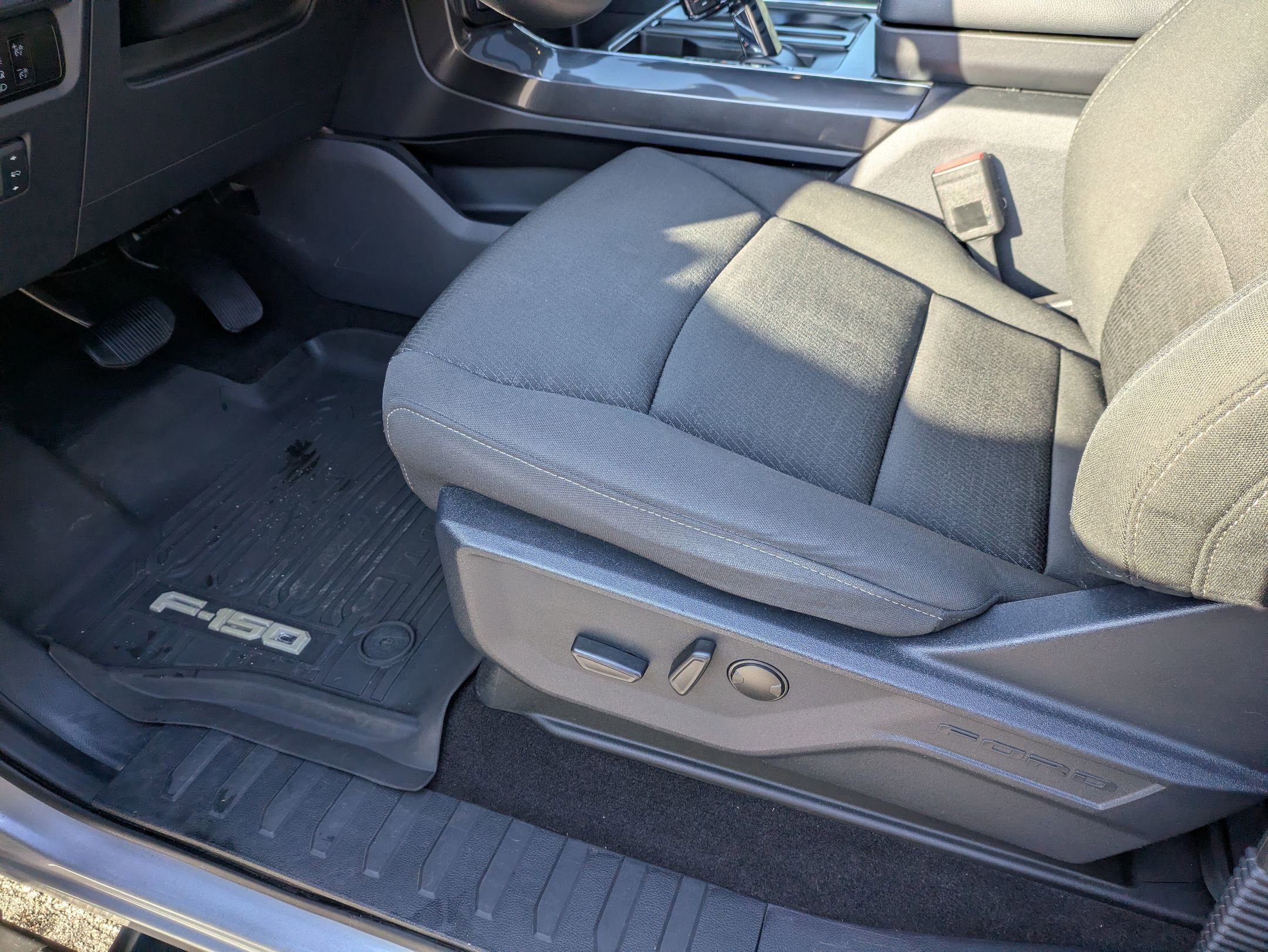 Certified 2023 Ford F150 XLT w/ Equipment Group 302A High image 16