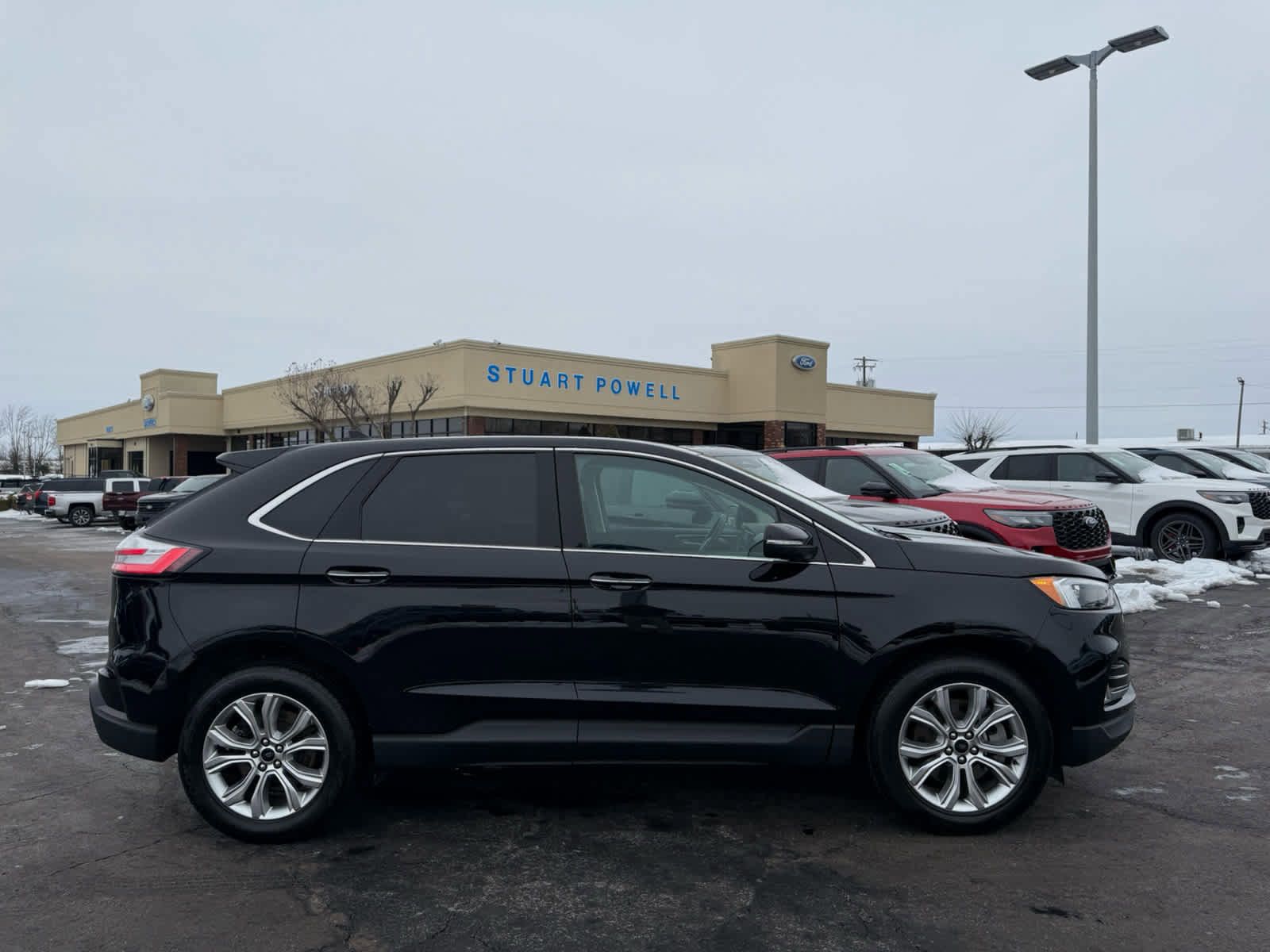 Certified 2024 Ford Edge Titanium image 2