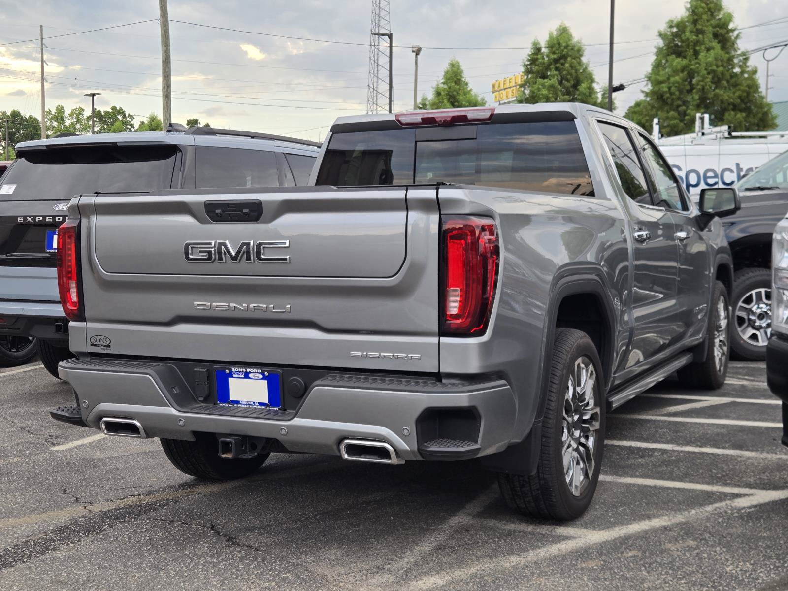 Used 2026 GMC Sierra 1500 Denali Ultimate AWD/4WD image 4
