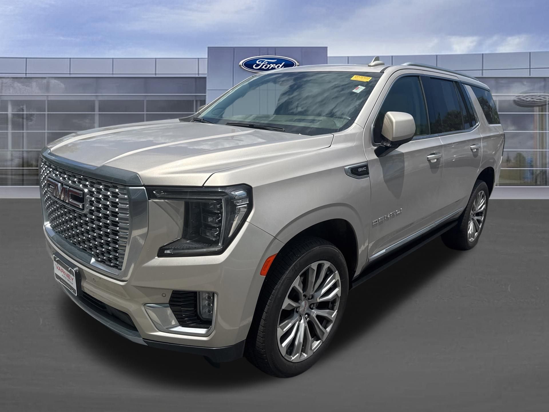 Used 2021 GMC Yukon Denali w/ Denali Premium Package AWD/4WD image 9