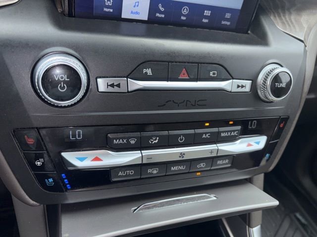 Certified 2020 Ford Explorer Platinum w/ Premium Technology Package AWD/4WD image 10