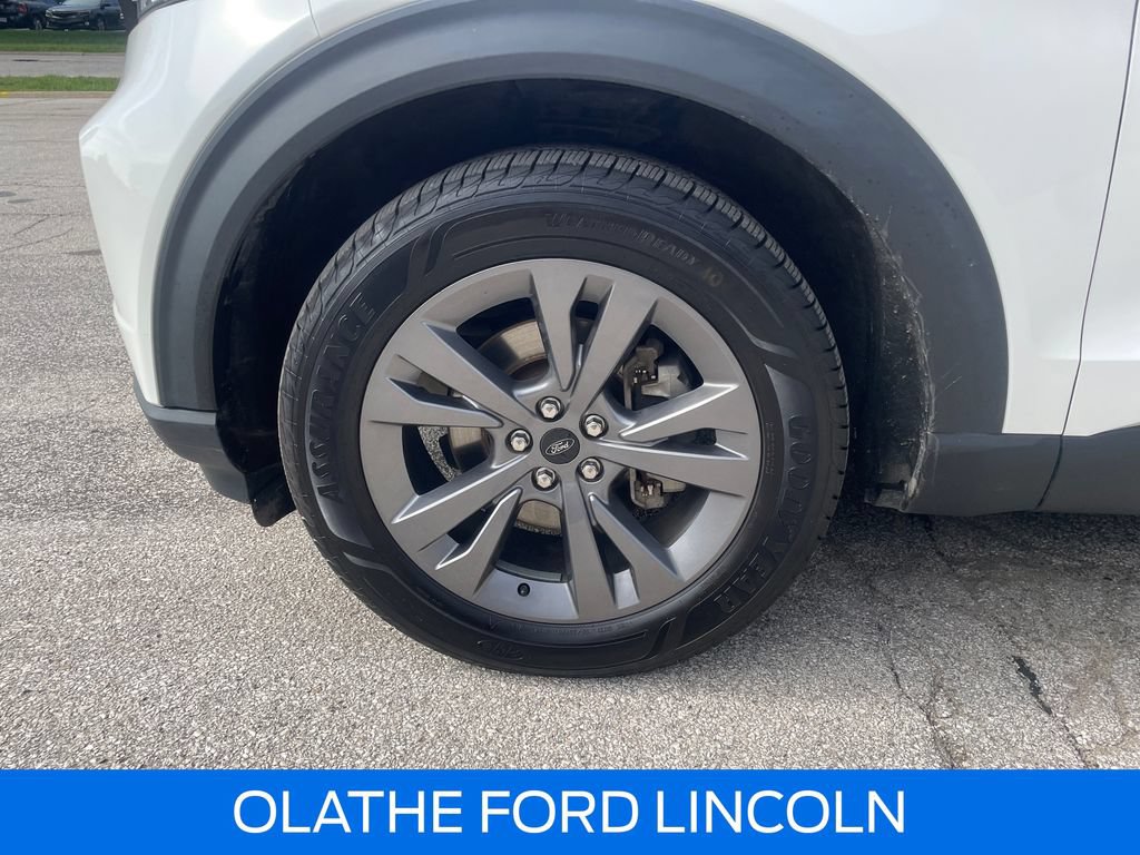 Certified 2022 Ford Explorer XLT w/ Equipment Group 202A AWD/4WD image 29