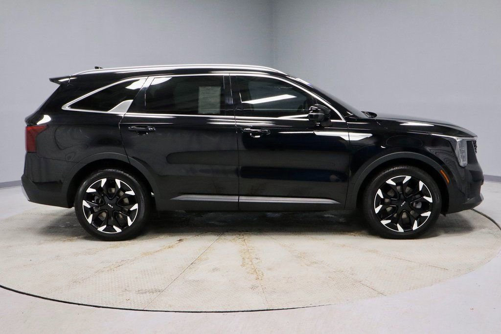 Used 2025 Kia Sorento SX image 6