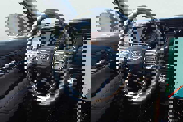 Used 2025 GMC Terrain Elevation w/ Black Edition image 16