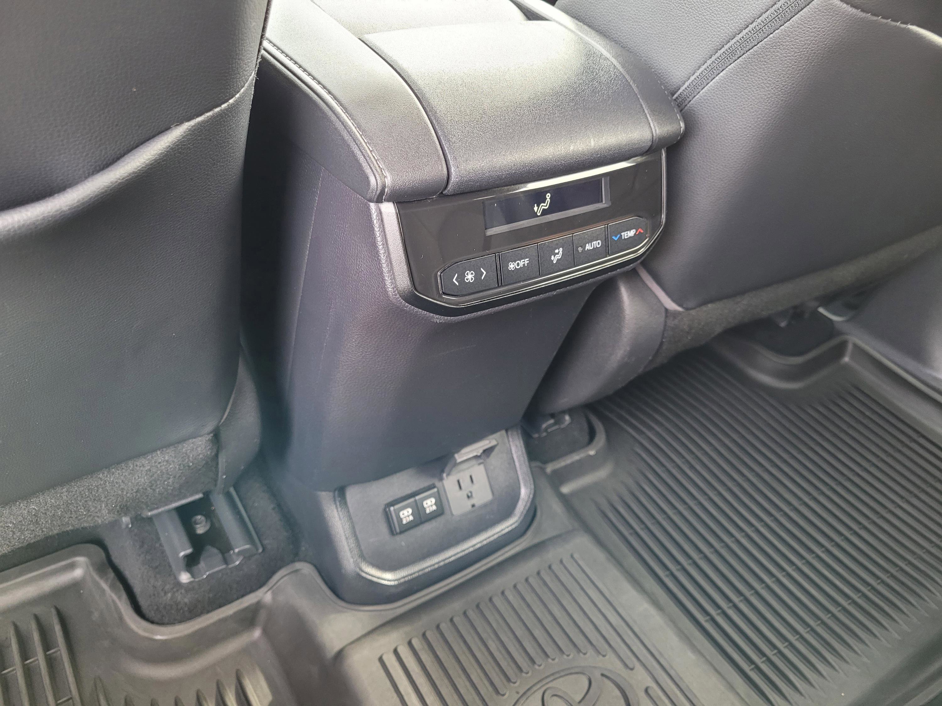 Used 2020 Toyota Highlander Limited image 14