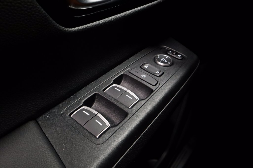 Used 2025 Honda CR-V EX-L image 26