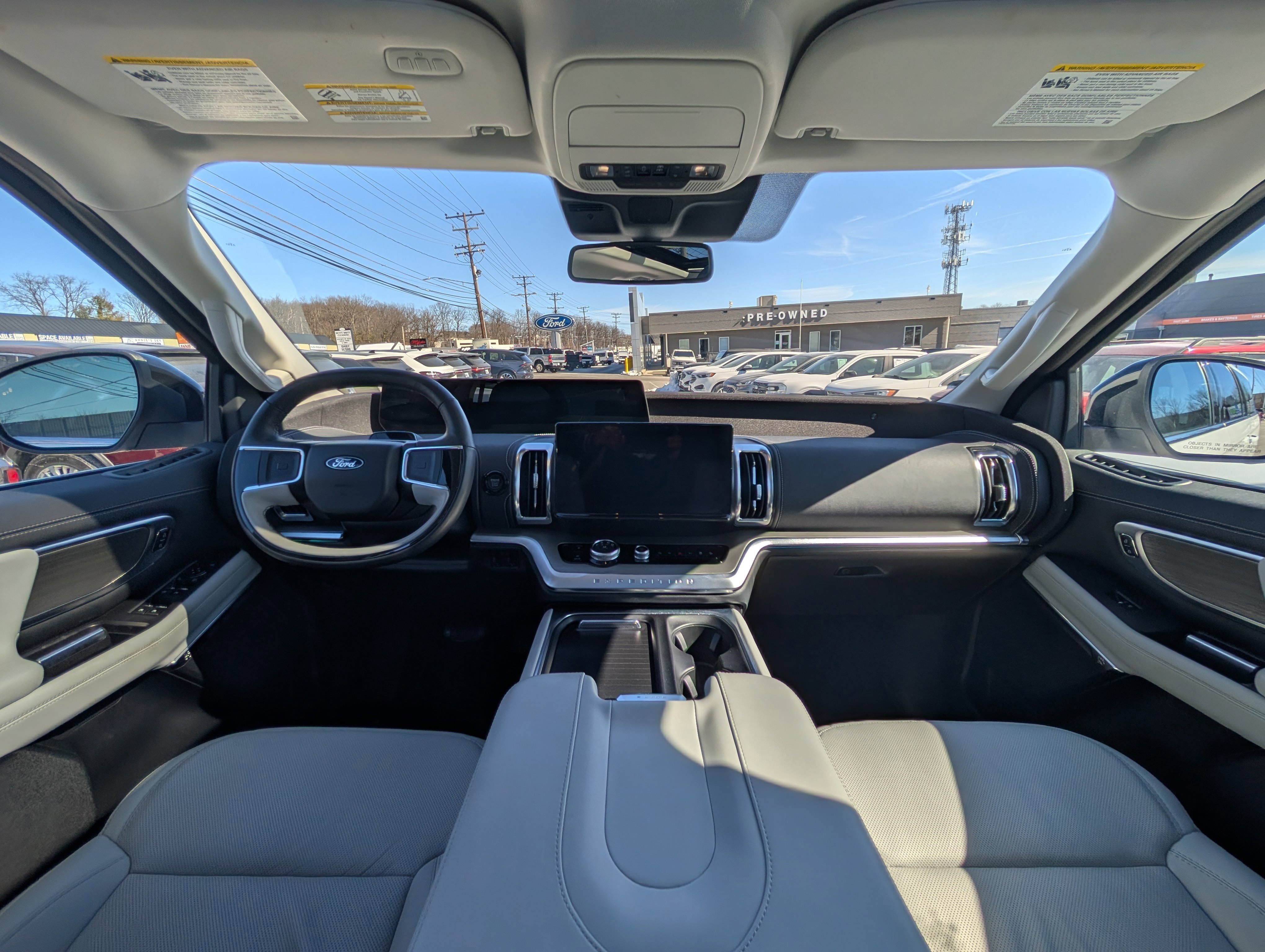 Certified 2025 Ford Expedition Platinum image 24