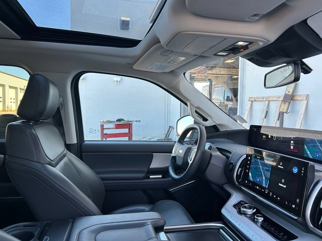 Certified 2025 Ford Expedition Active AWD/4WD image 33