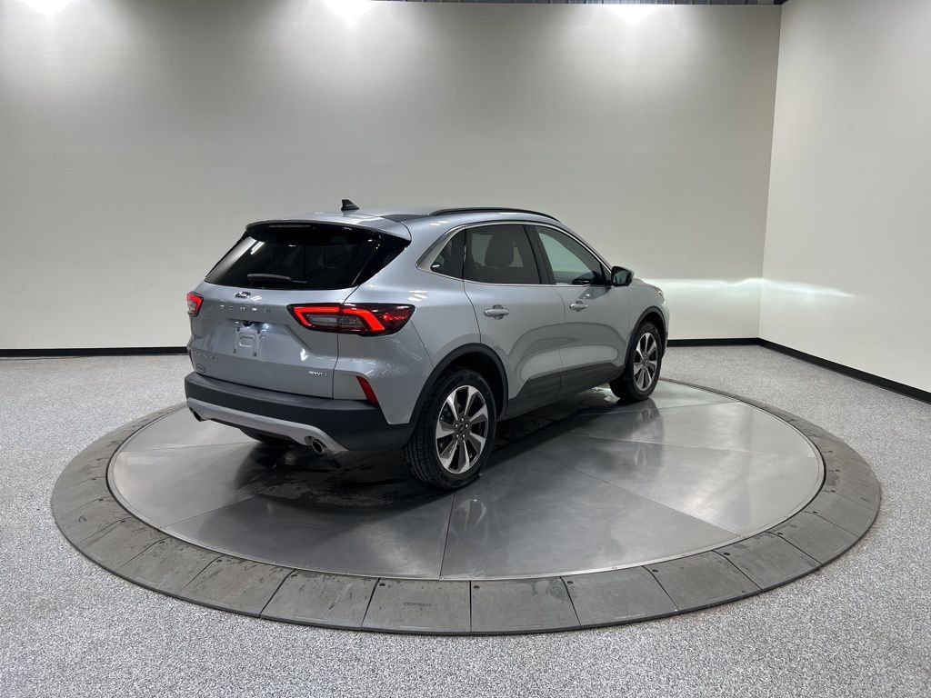 Certified 2024 Ford Escape Platinum image 5