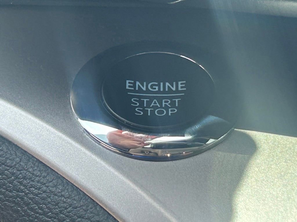 Certified 2022 Ford Explorer XLT w/ Equipment Group 202A image 42