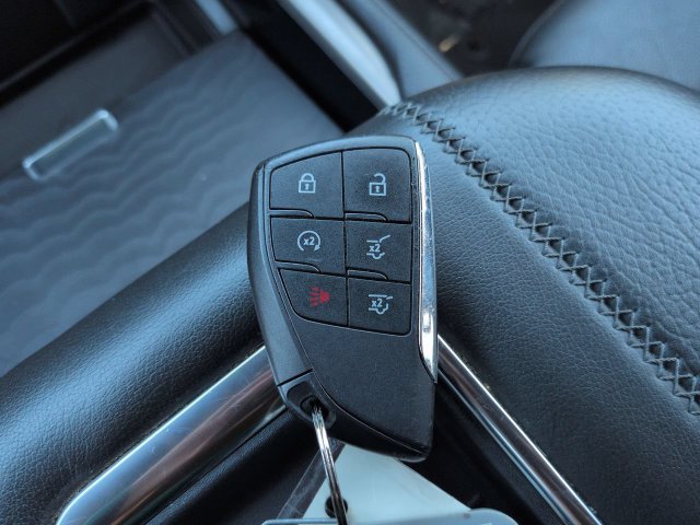 Used 2024 GMC Yukon Denali RWD image 33