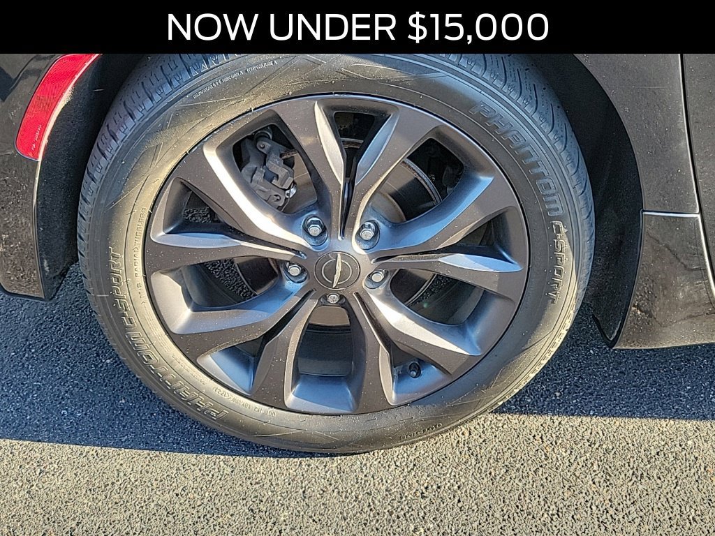 Used 2018 Chrysler Pacifica Touring Plus w/ S Appearance Package FWD image 5