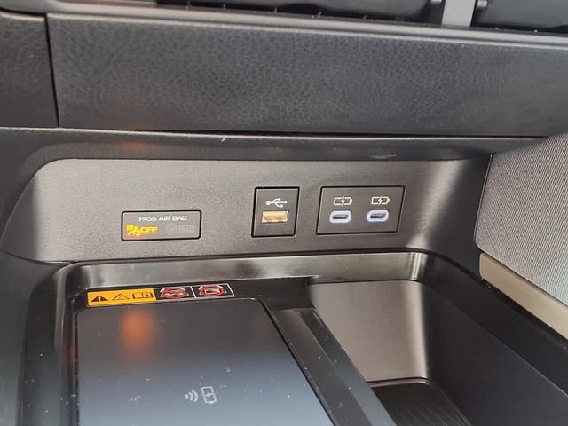 Used 2025 Toyota Camry LE w/ Convenience Package FWD image 7