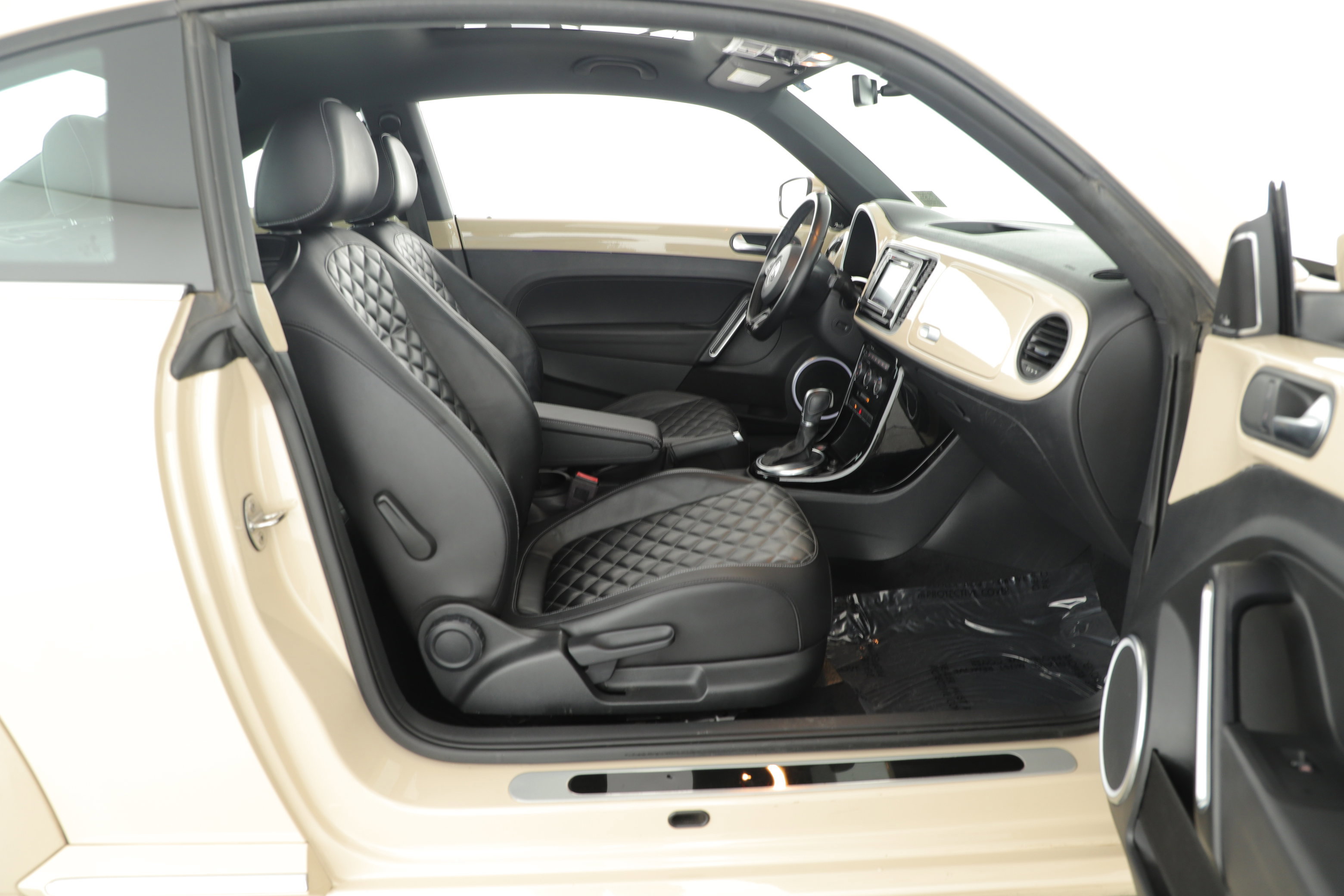 Used 2019 Volkswagen Beetle 2.0T Final Edition SEL image 14