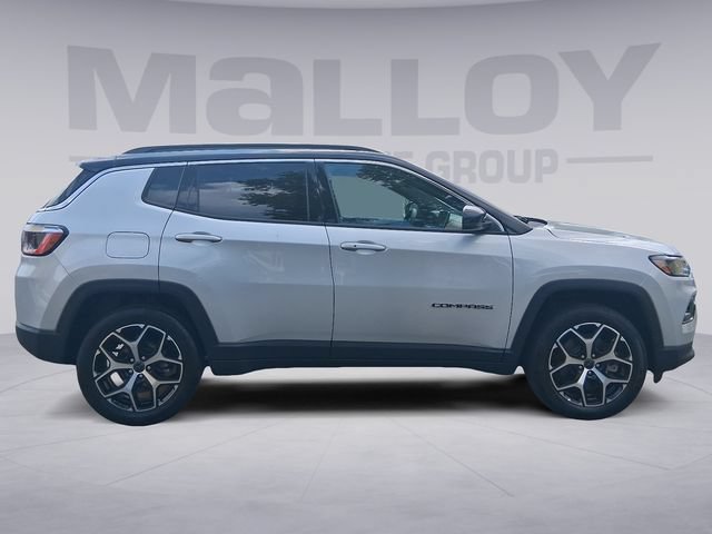 Used 2025 Jeep Compass Limited AWD/4WD image 6