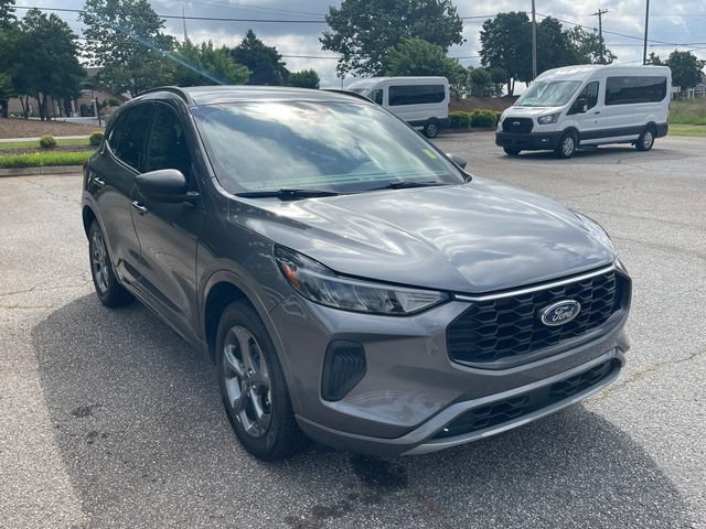 Certified 2024 Ford Escape ST-Line AWD/4WD image 3
