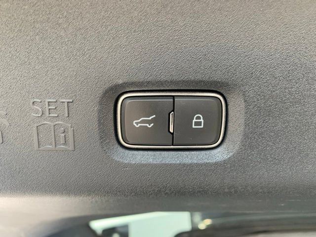Certified 2025 Ford Expedition Active AWD/4WD image 10