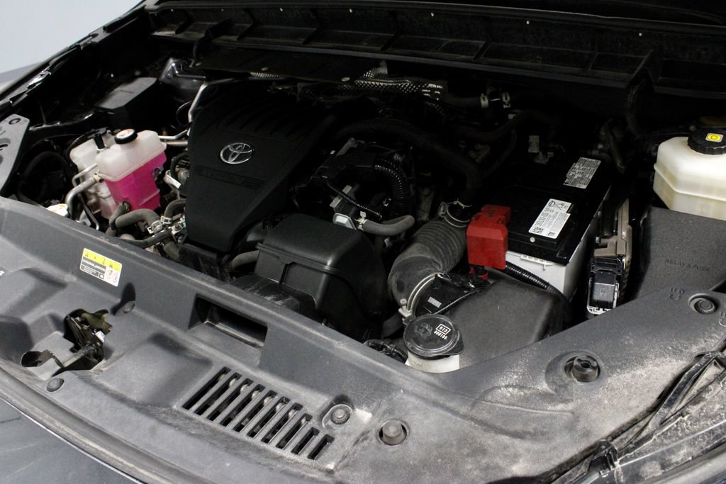 Used 2023 Toyota Highlander AWD image 17