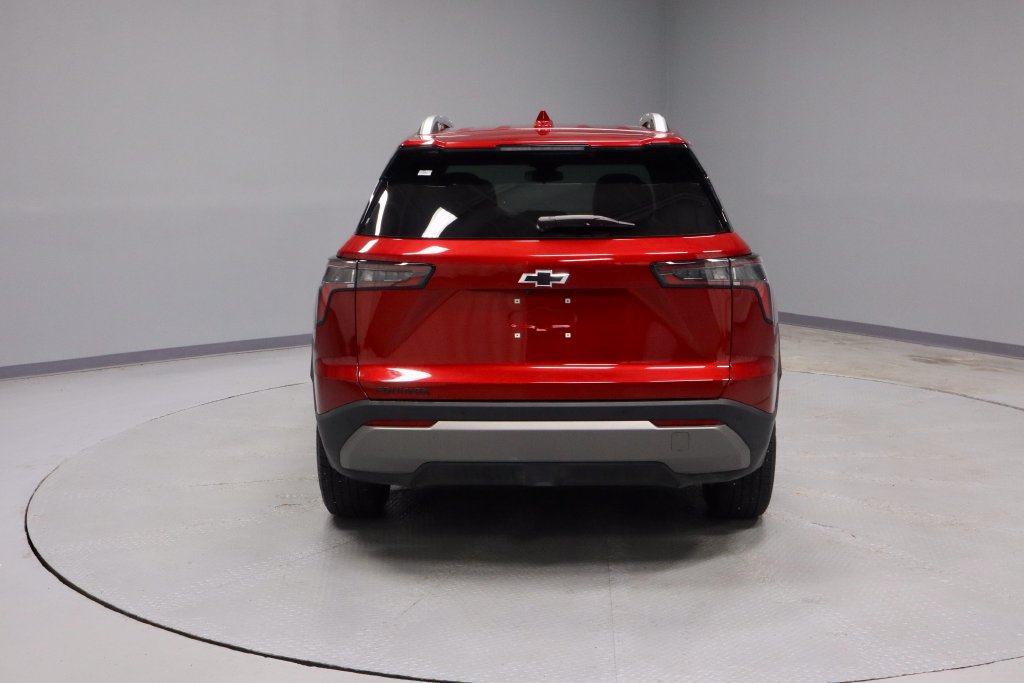 Used 2025 Chevrolet Equinox LT w/ Convenience Package II FWD image 10