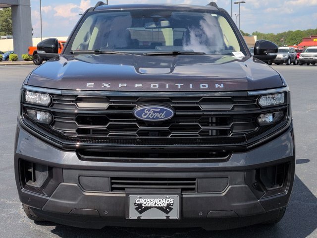 Certified 2025 Ford Expedition Active AWD/4WD image 9