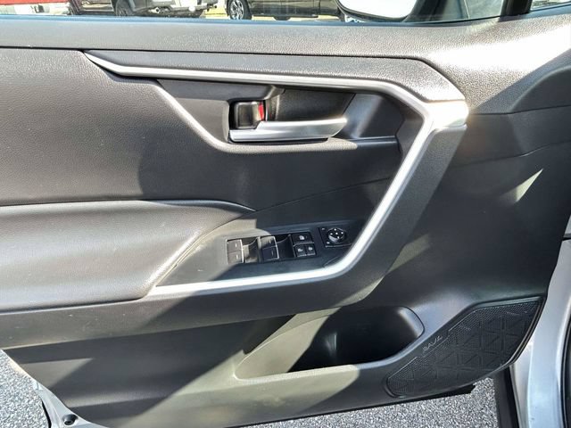 Used 2024 Toyota RAV4 XLE FWD image 19
