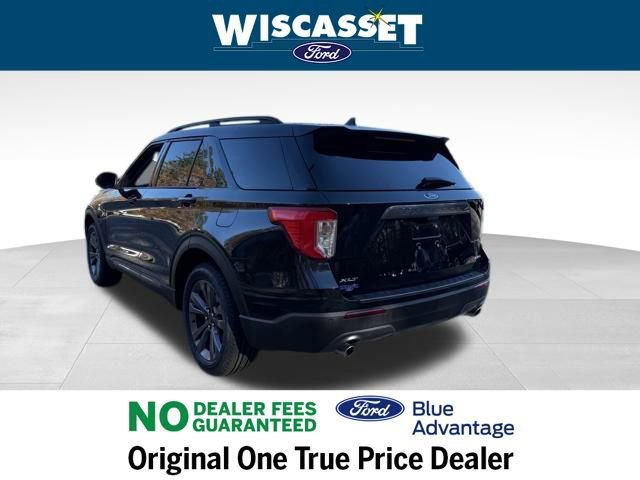Certified 2022 Ford Explorer XLT w/ Equipment Group 202A image 3
