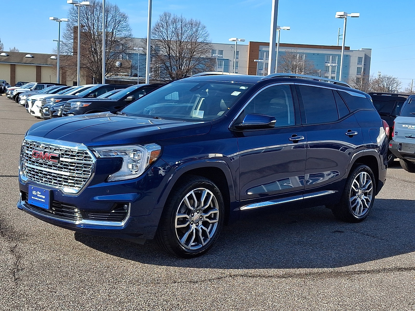 Used 2022 GMC Terrain Denali image 2