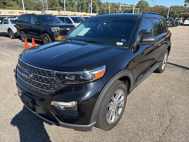 Certified 2022 Ford Explorer XLT w/ Equipment Group 202A AWD/4WD image 1