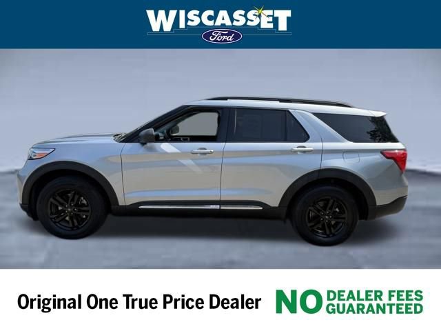 Certified 2022 Ford Explorer XLT w/ Equipment Group 202A image 2