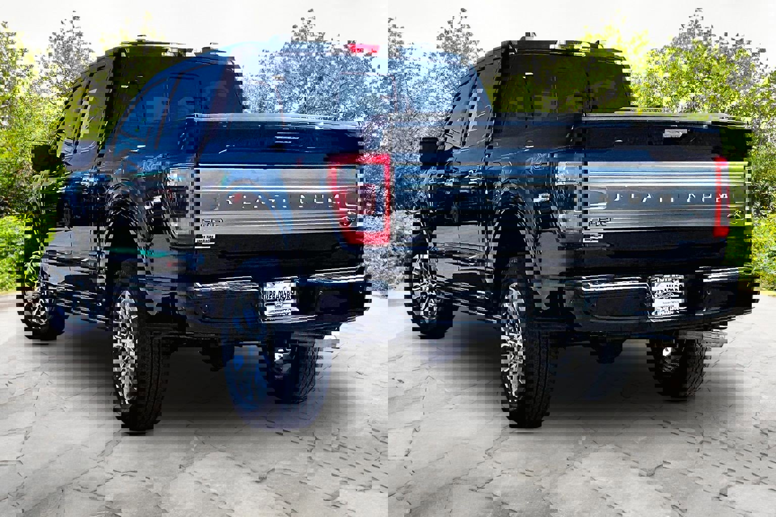 Certified 2022 Ford F150 Platinum w/ Equipment Group 701A High image 2