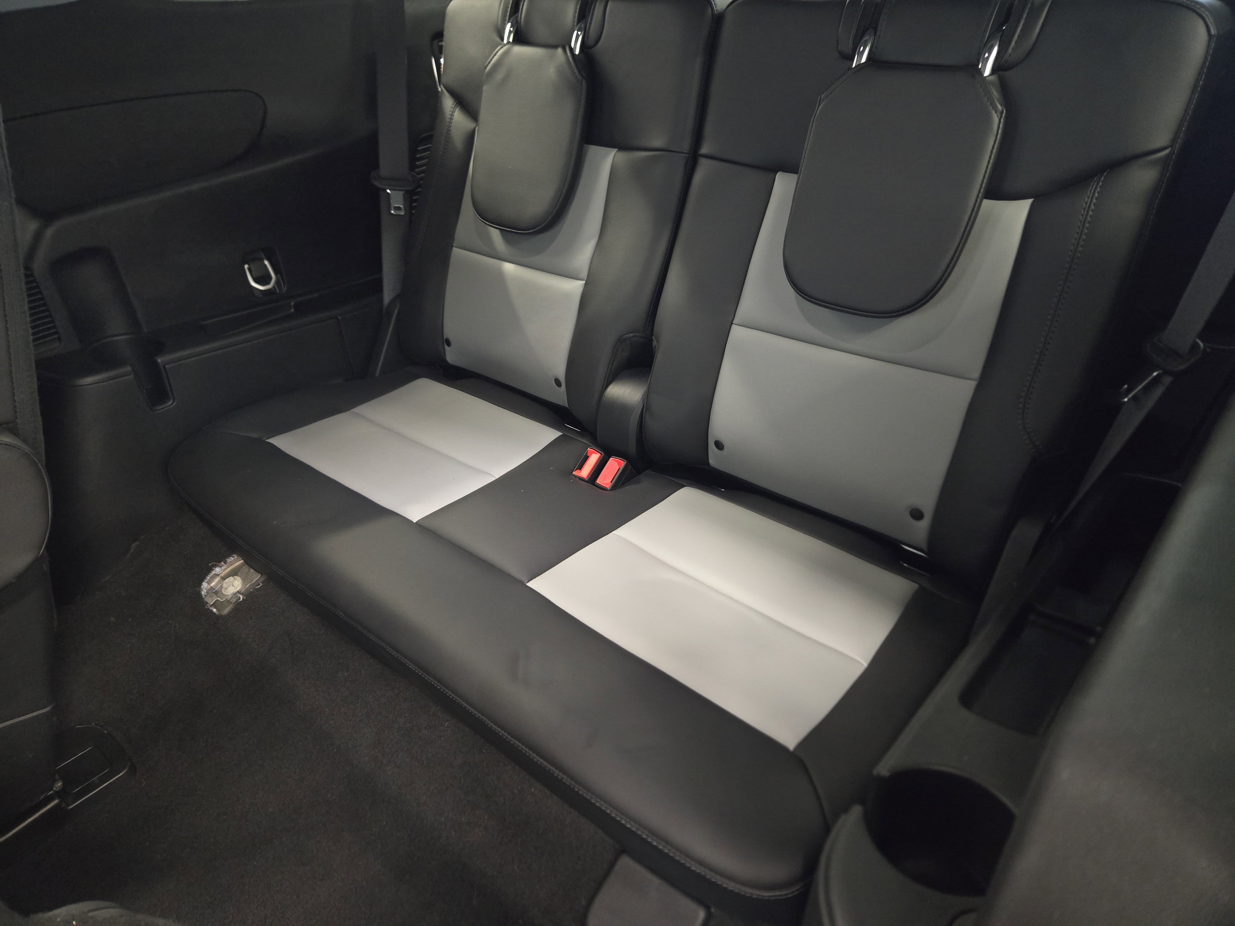 Certified 2023 Ford Explorer XLT w/ Equipment Group 202A image 29