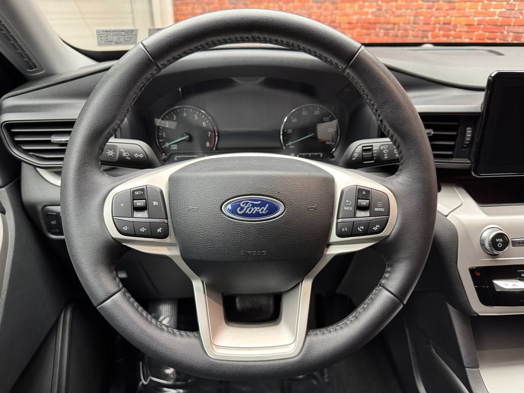 Certified 2024 Ford Explorer XLT AWD/4WD image 14