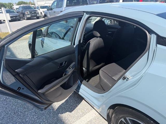 Used 2025 Nissan Sentra SV w/ All-Weather Package FWD image 12