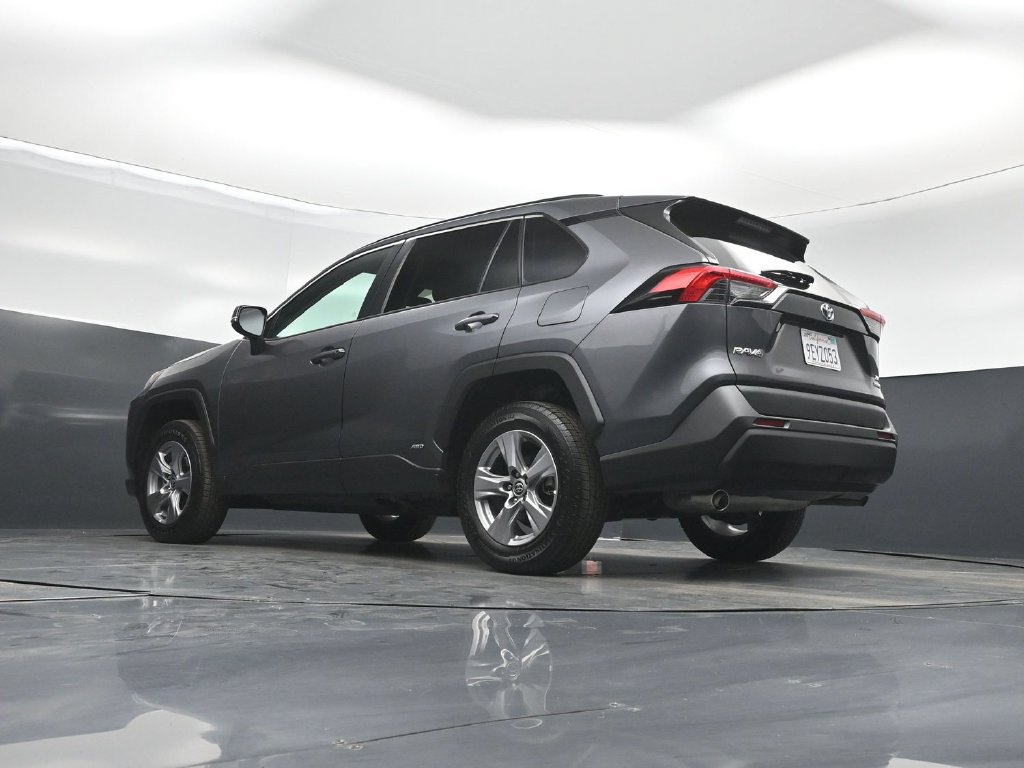 Used 2022 Toyota RAV4 XLE AWD/4WD image 49