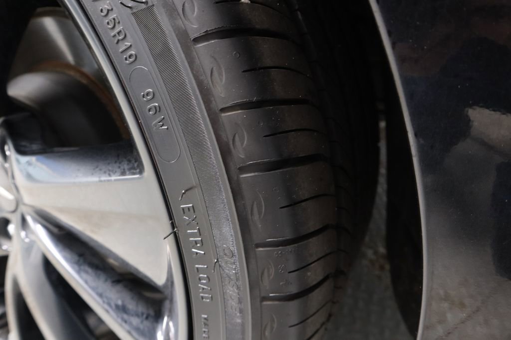 Used 2023 Genesis G70 2.0T w/ Sport Prestige Package image 21