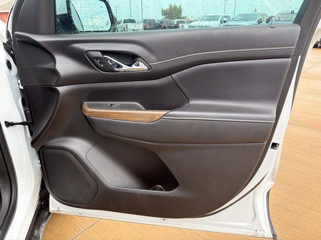 Used 2022 GMC Acadia SLE w/ Driver Convenience Package FWD image 12