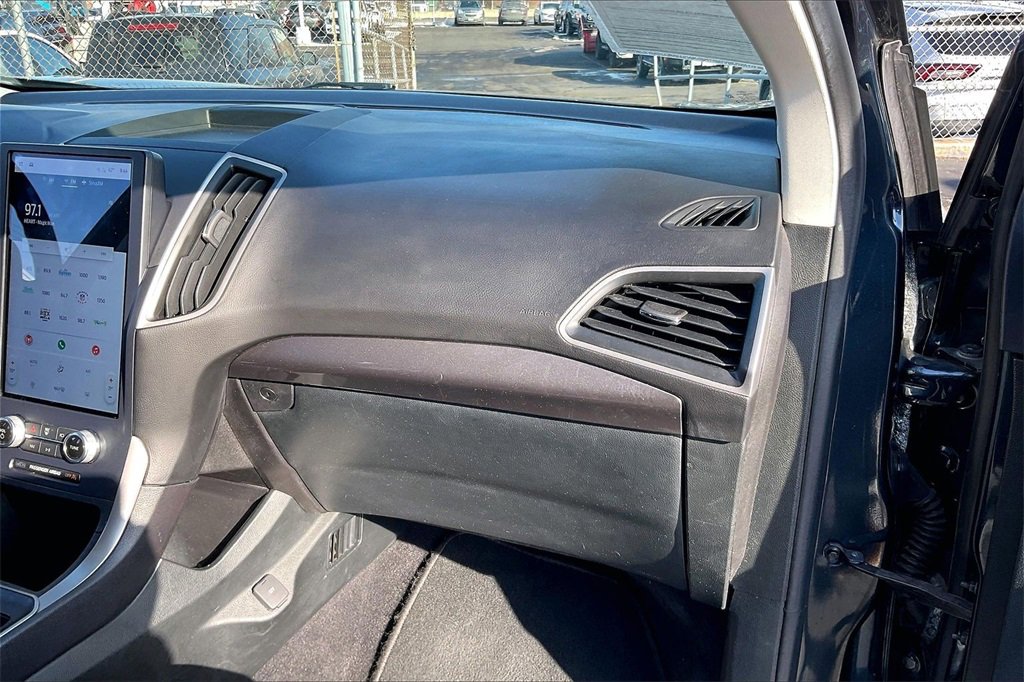 Certified 2022 Ford Edge SE w/ Black Appearance Package image 14