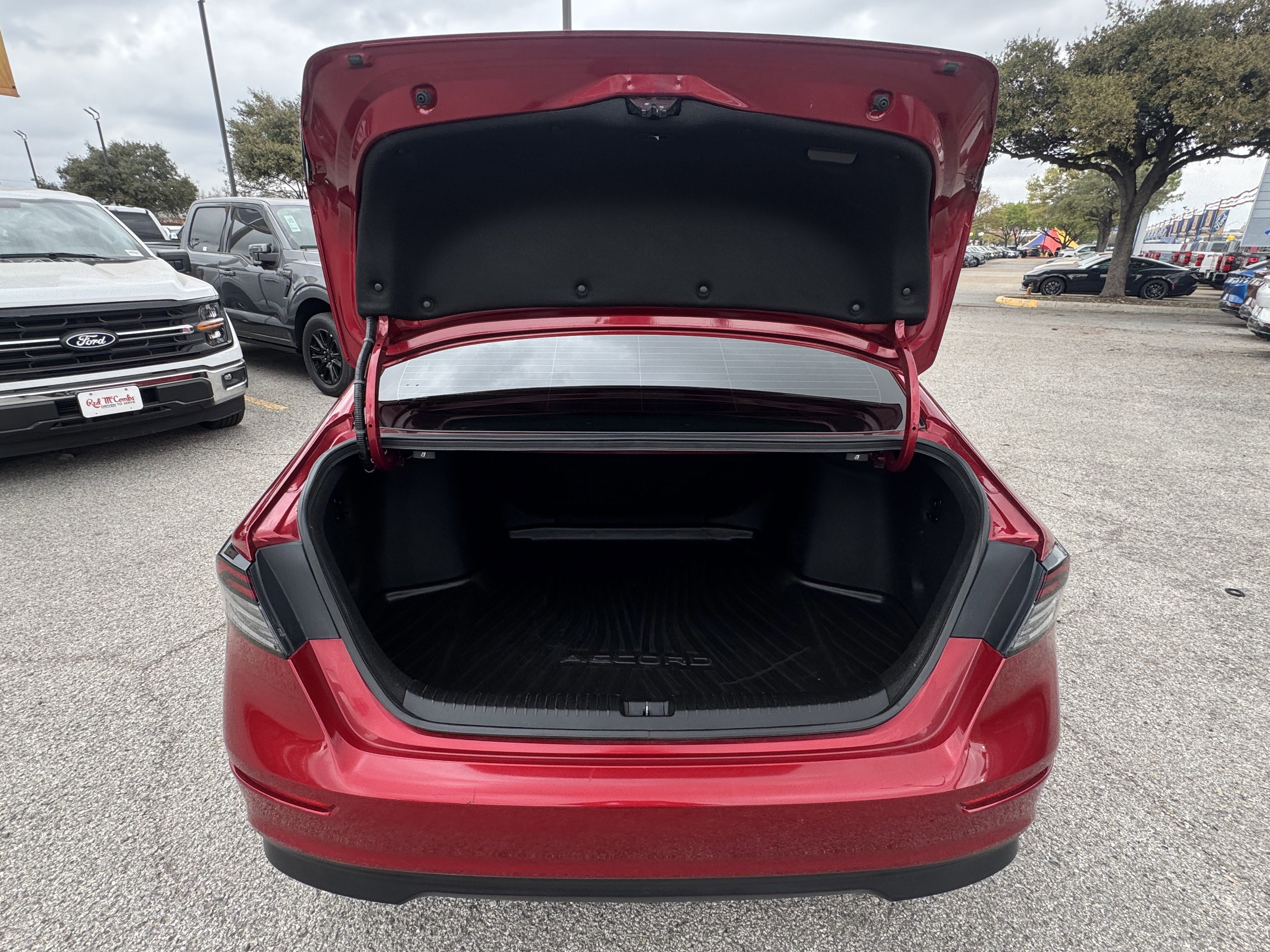 Used 2023 Honda Accord Sport image 11