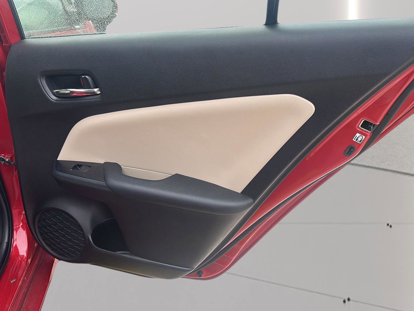 Used 2019 Toyota Prius Limited image 18