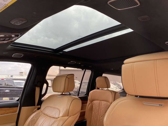 Used 2022 Jeep Grand Wagoneer Series III image 19