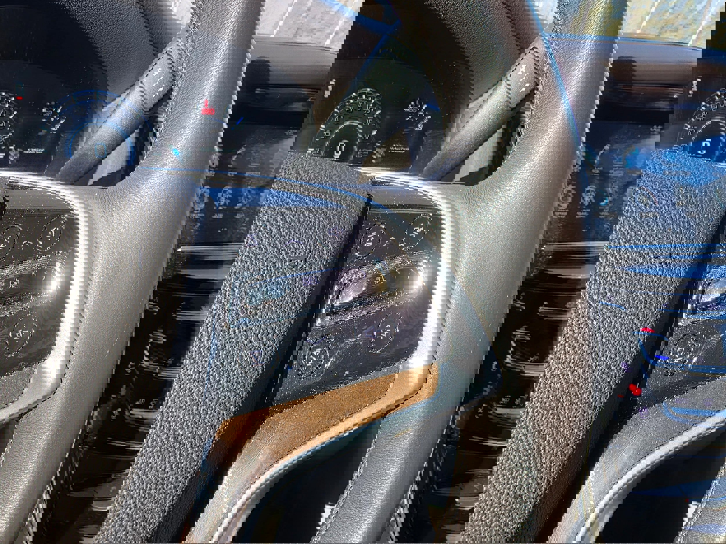 Used 2017 Cadillac Escalade Premium Luxury image 15