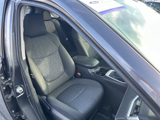 Used 2022 Toyota RAV4 XLE w/ Convenience Package FWD image 27