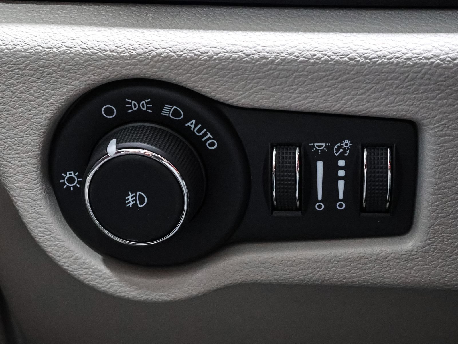 Used 2023 Chrysler Pacifica Touring-L FWD image 30