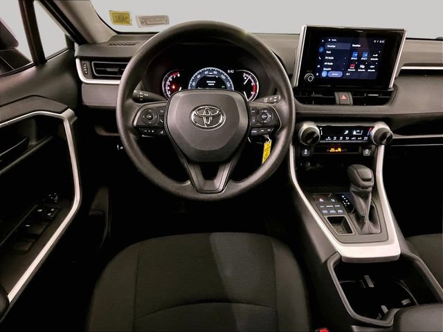 Used 2025 Toyota RAV4 LE AWD/4WD image 5