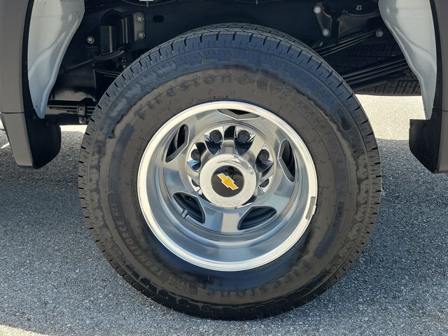 Used 2022 Chevrolet Silverado 3500 High Country w/ Technology Package AWD/4WD image 4
